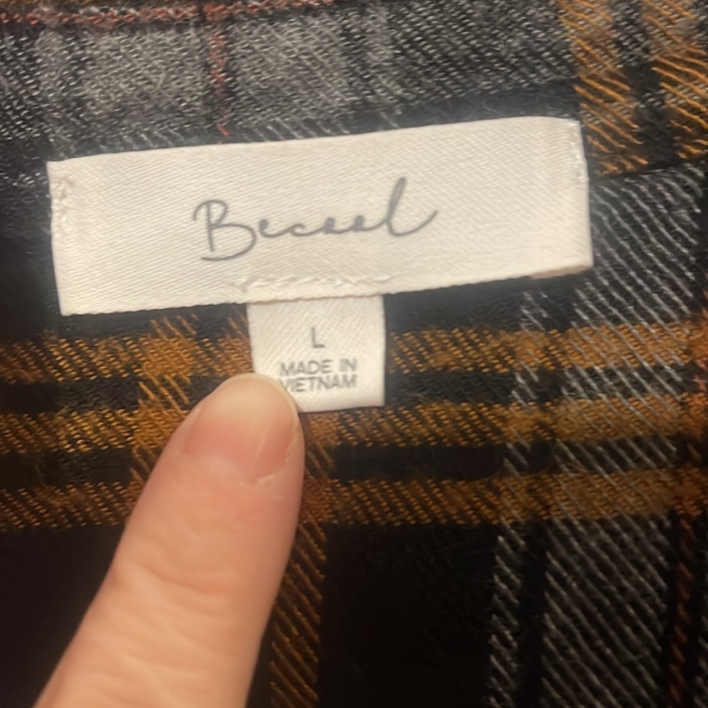 Flannel - Large - Picture 5 of 7